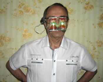 Конструктивное оформление разработанной психотехнологии реализовано в виде оправы для очков